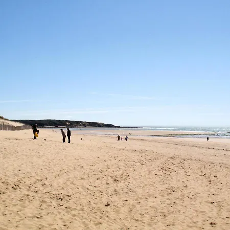 Hébergement de vacances Roses Tremieres By Interhome *