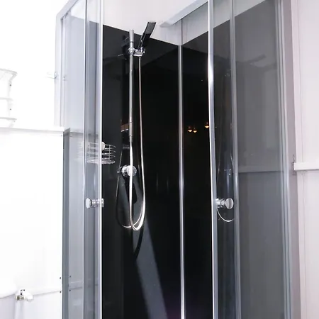 Roses Tremieres By Interhome