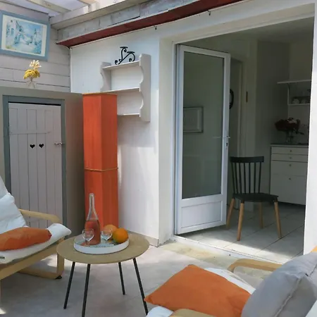 Roses Tremieres By Interhome Hébergement de vacances *