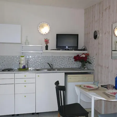 Roses Tremieres By Interhome *