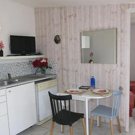 Roses Tremieres By Interhome *