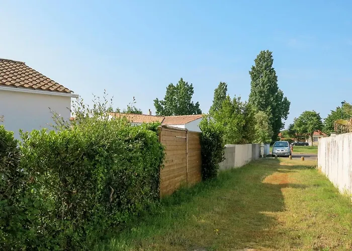 Roses Tremieres By Interhome * Talmont-Saint-Hilaire