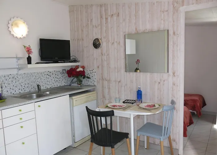 Roses Tremieres By Interhome *