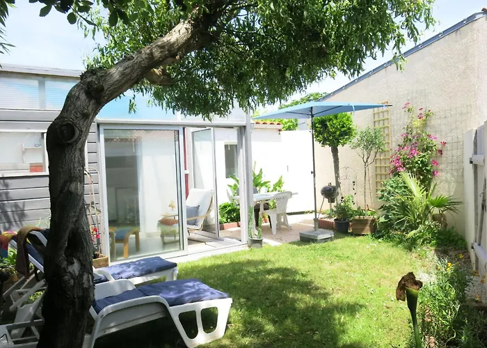 Roses Tremieres By Interhome Talmont-Saint-Hilaire