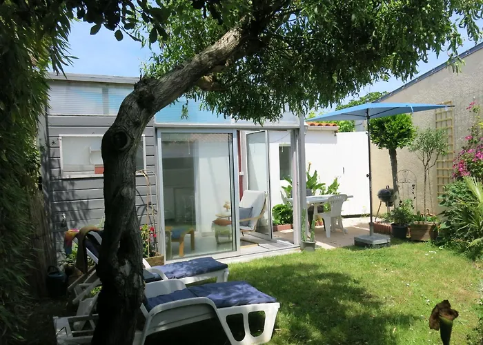 Roses Tremieres By Interhome Talmont-Saint-Hilaire